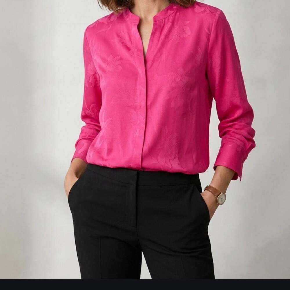 Chico’s Hot Pink Satin Jacquard Floral Blouse 🌸✨